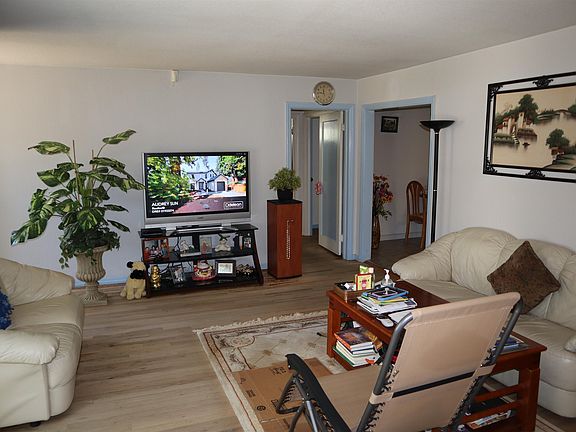 4th image of 2273 Pine St