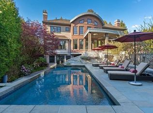 8112 Government Rd, Burnaby, BC V5A 2E2