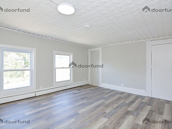 4th image of 11 Main St #D5a673f3d