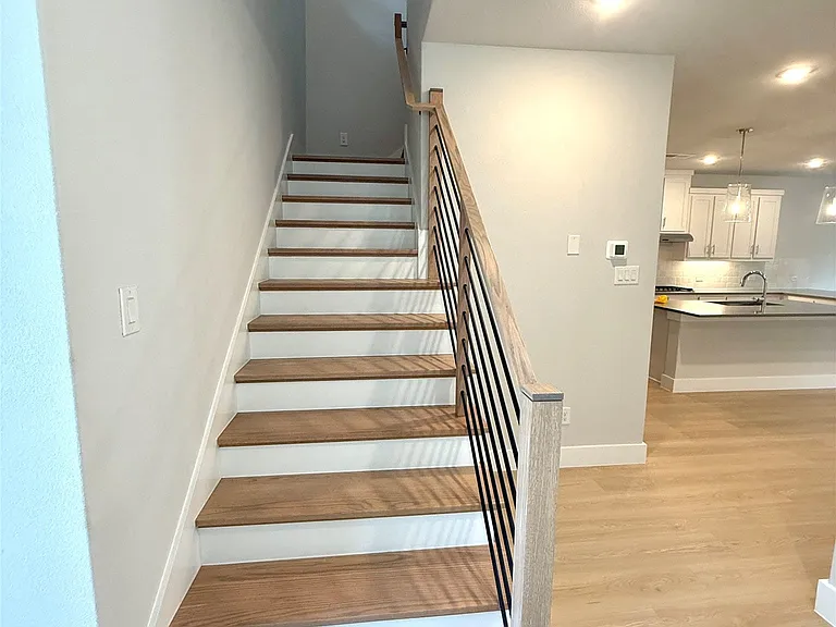 8289 Emsworth Dr — Photo 9