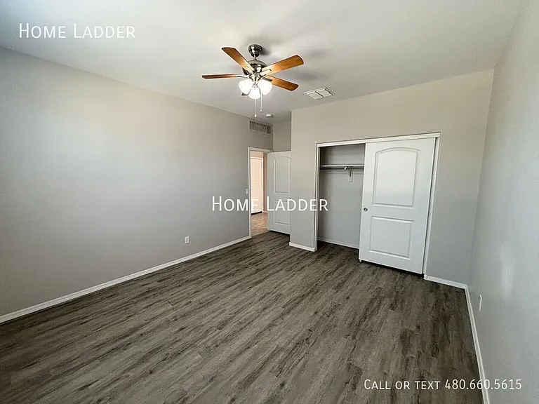 10453 E Cliffrose Ln — Photo 18