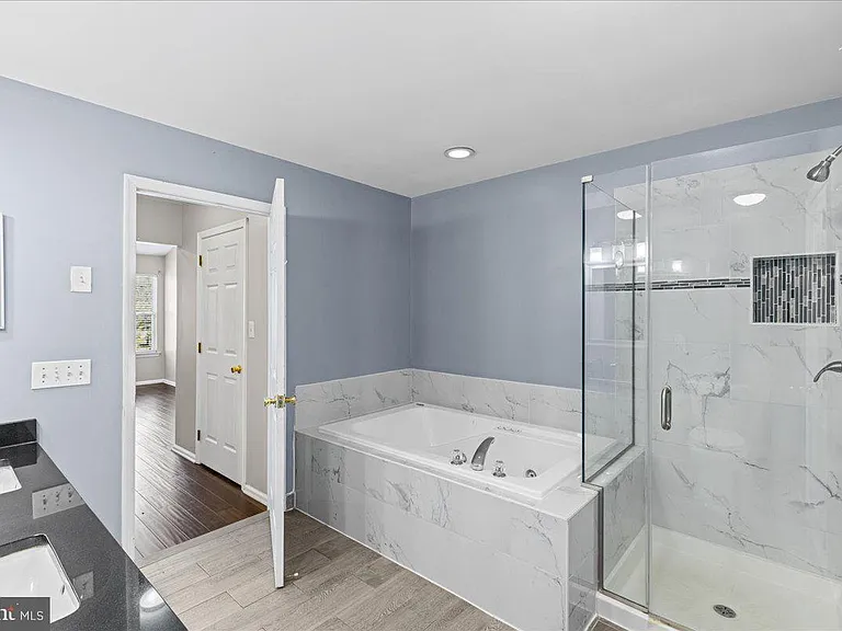 302 Wellington Park Dr — Photo 20