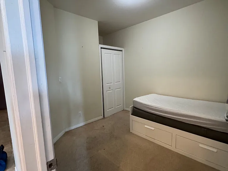 8 Rosebank Dr #1N — Photo 2