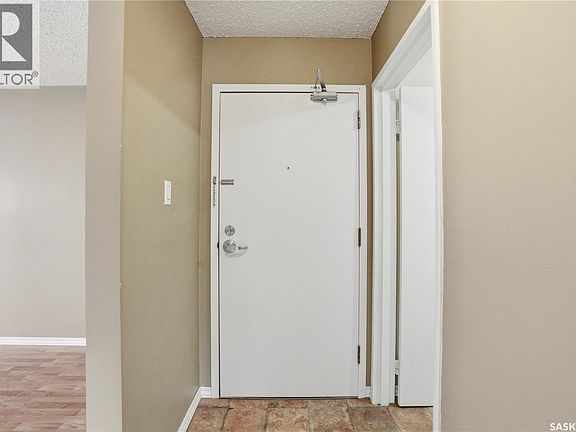 3rd image of 208B 8th St E #4040