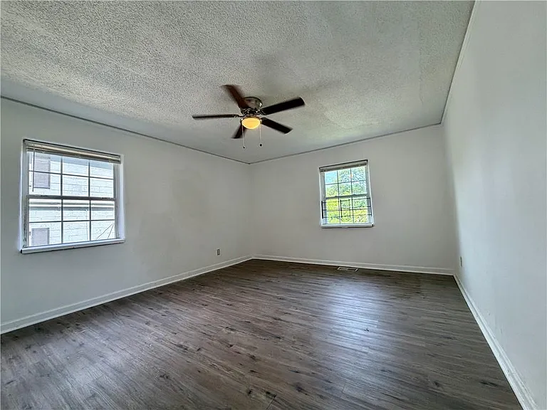 1070 Ollie Cir NW — Photo 11