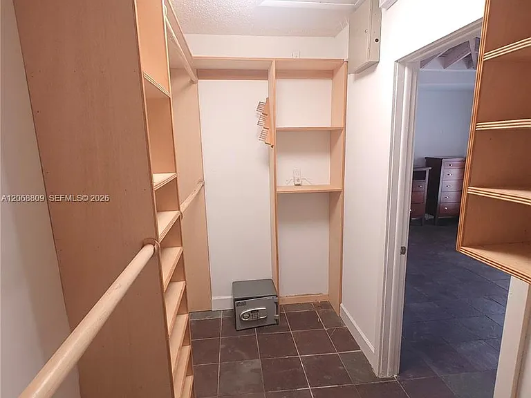 710 Allendale Rd — Photo 34