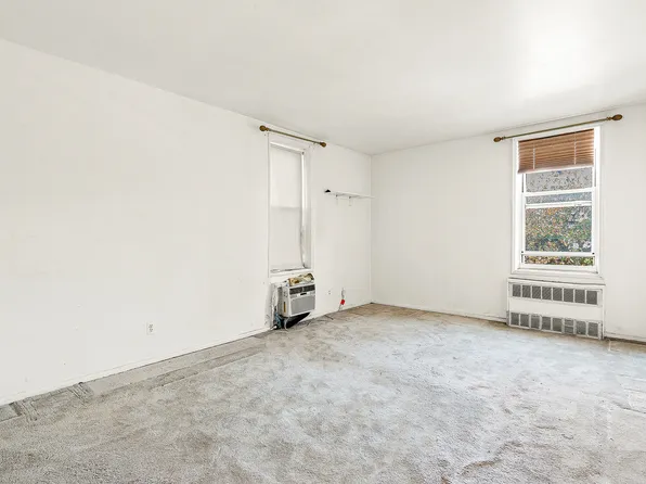 66-10 Thornton Place image 17 of 23