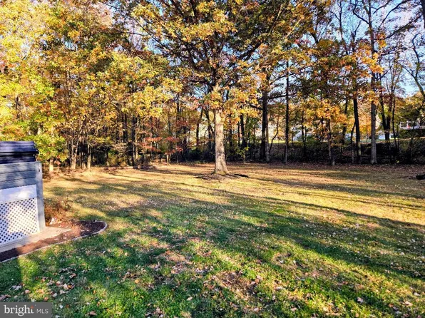 2335 Rosedown Dr, Reston, VA 20191