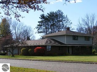 224 Petrie Rd, Cadillac, MI 49601