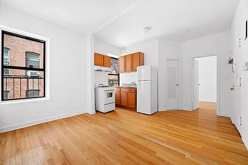 311 E 3rd St #23 Photo 1