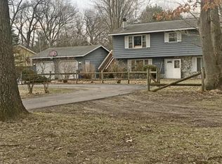 1624 S Chatterson Rd, Muskegon, MI 49442