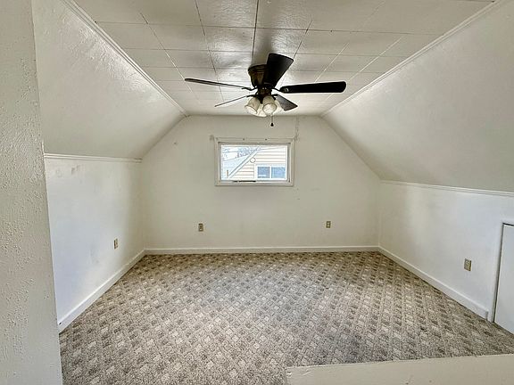 5th image of 1862 Hanover St