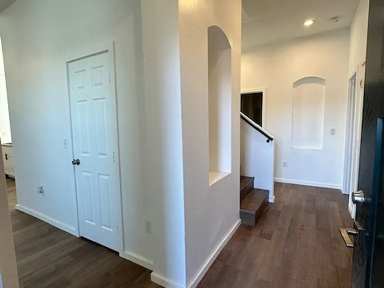 5022 S 35th Ave — Photo 4