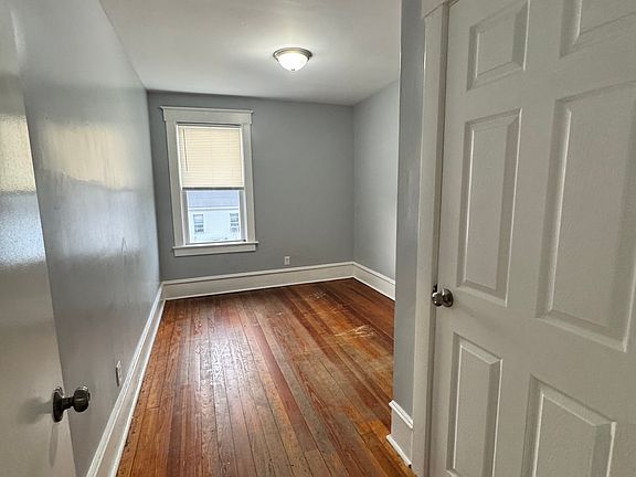 4th image of 164 Tremont St #2
