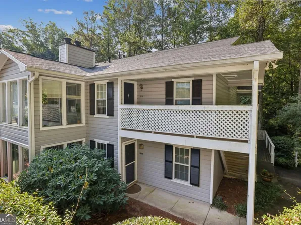 1608 Vicksburg Pl, Sandy Springs, GA 30350
