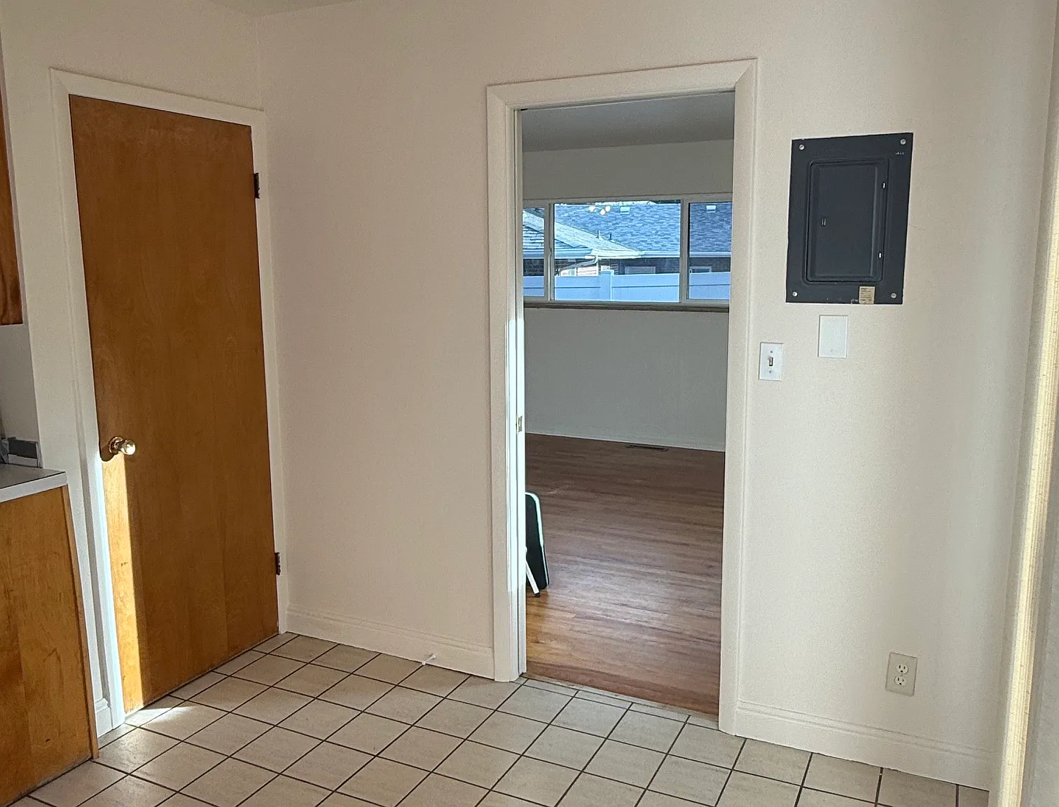 2 bed, 999 sqft, $1,600 — Photo 1