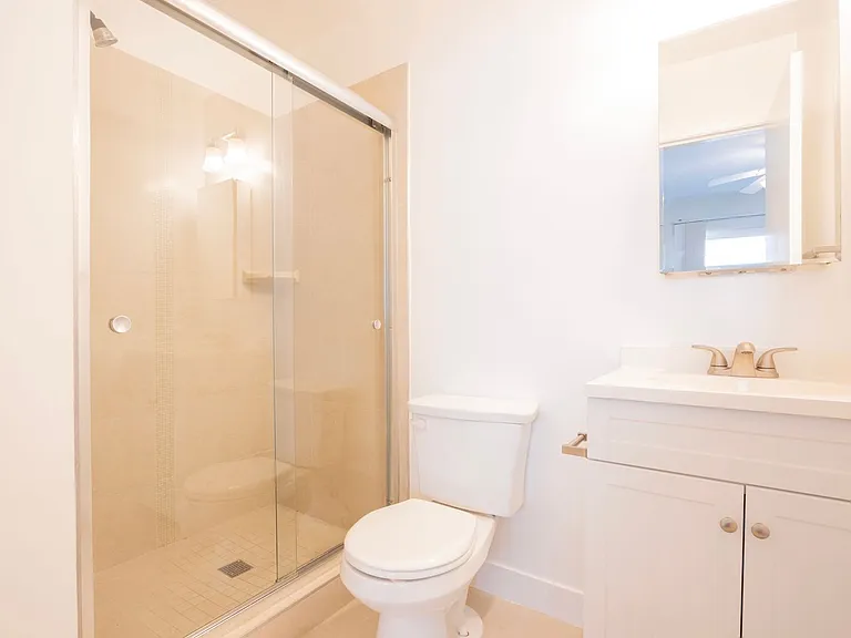 648 N Hayworth Ave — Photo 22