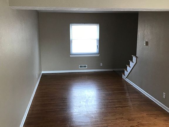 2nd image of 4419-4425 Eastridge Dr