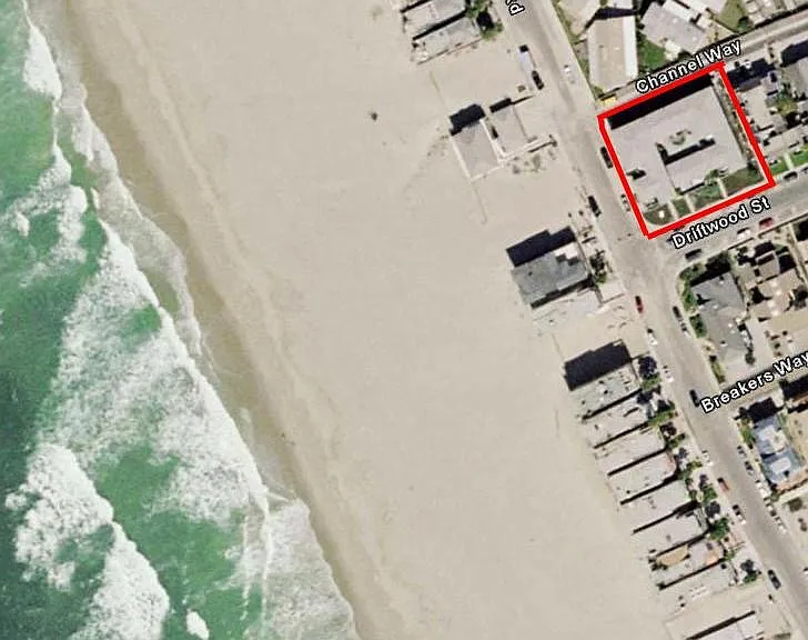 Sand and Sea Apartments — Photo 16