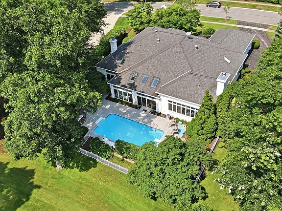 3rd image of 4202 Royal Fox Dr