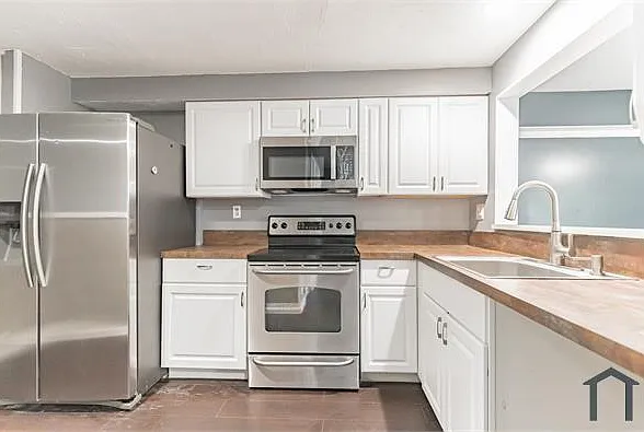 2305 Greenwood Dr — Photo 5