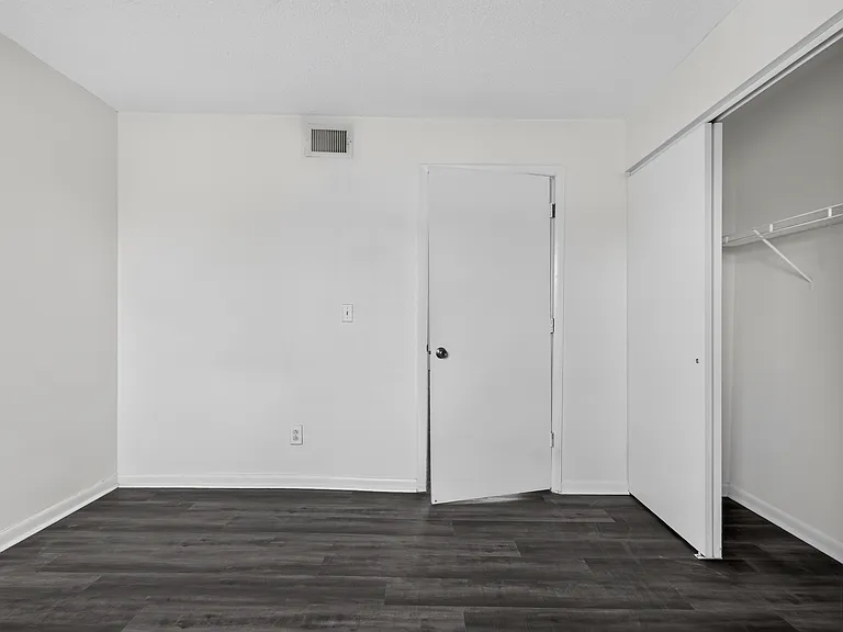 451 Mercury Ave SE #201 — Photo 15