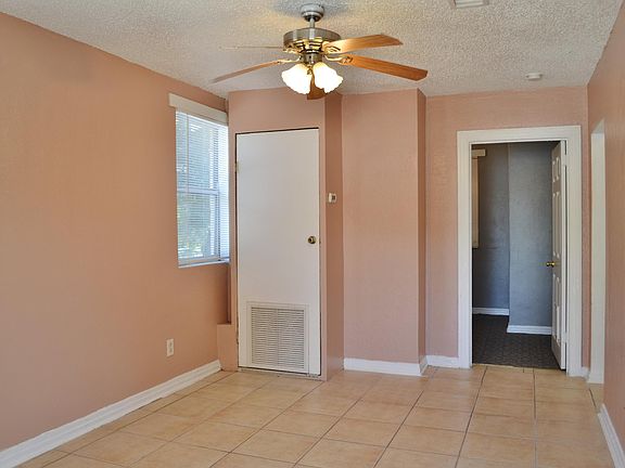 2nd image of 1923 Fairfax St