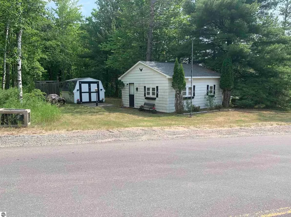 11325 Starvation Lake Rd NE, Mancelona, MI 49659