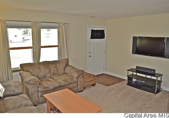 3rd image of 1712 Albert St
