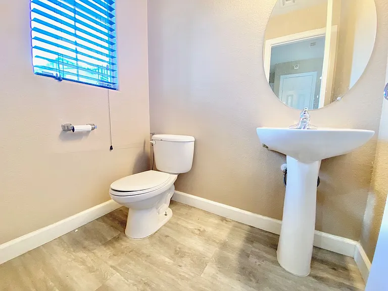 1060 Paradise Coach Dr — Photo 5