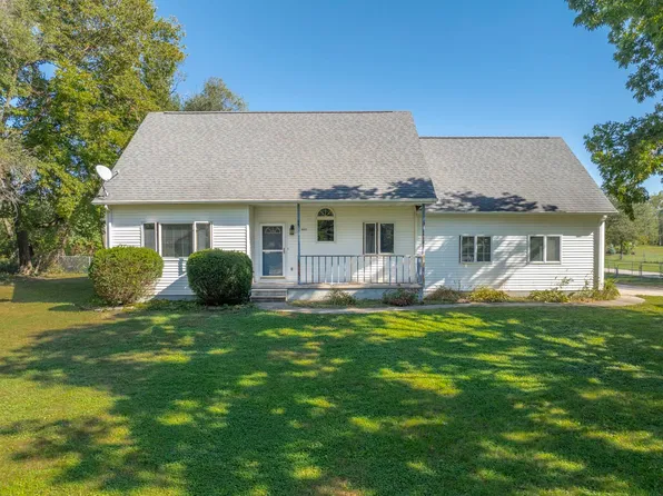 4627 Millerdale Ct, Waterloo, IA 50701