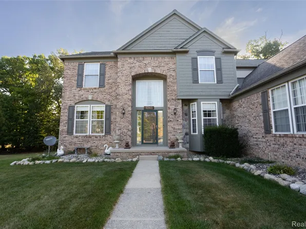 6263 Knob Bend Dr, Grand Blanc, MI 48439
