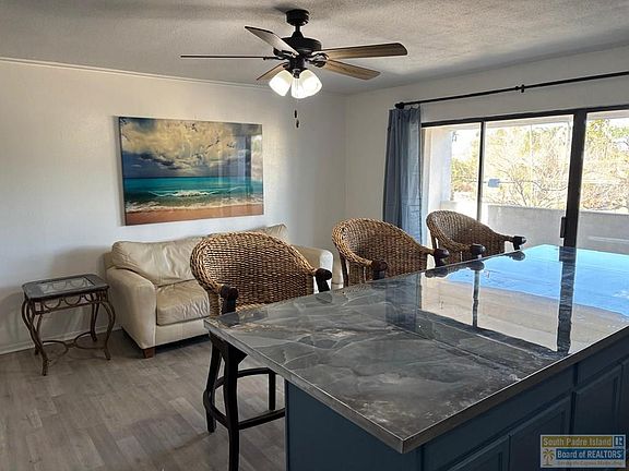 4th image of 829 N Yturria St #2