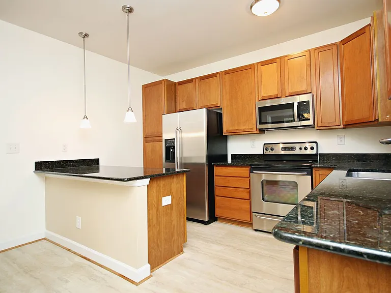 5496 Hill Top St — Photo 10