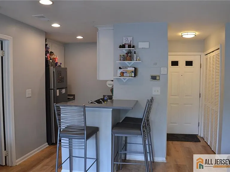 244 Crosspointe Dr #244 — Photo 2