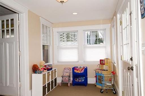 2nd image of 8 Grandview Ave