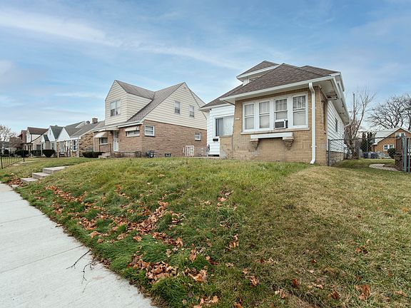 3rd image of 4655 N Parkway Ave