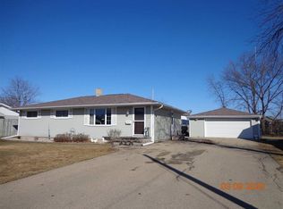 832 9th St, Menasha, WI 54952