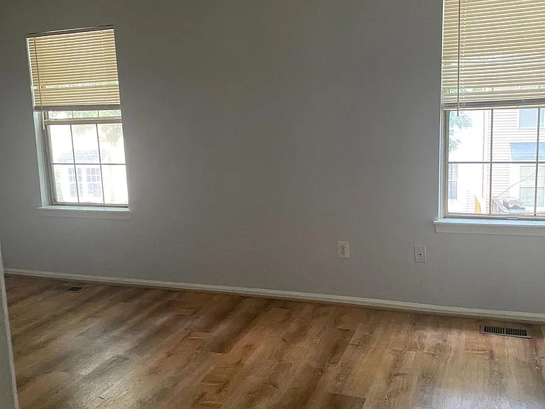 14919 Enterprise Ln — Photo 4