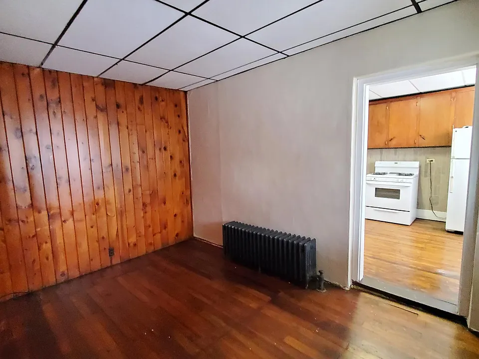 917 Champlin Ave #1