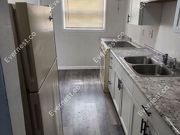 2nd image of 10600 Dunkeld Cir