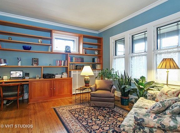 4th image of 528 N Grove Ave