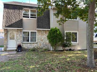 15 Crestmont Dr, Somers Point, NJ 08244