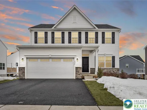 1079 Woodmont Ln, Catasauqua, PA 18032