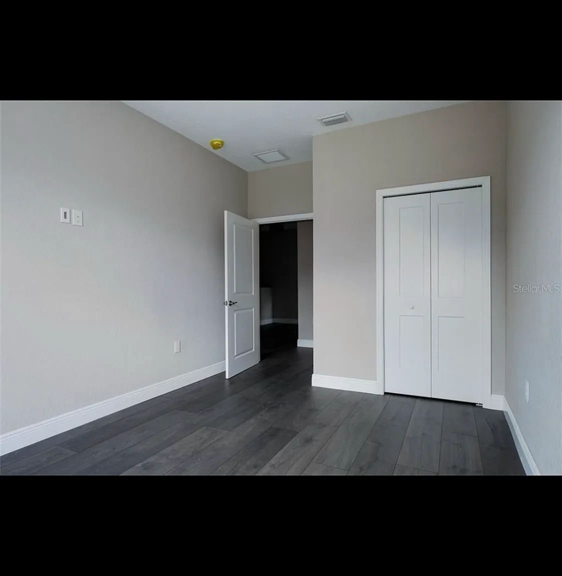 3 bed, 1941 sqft, $3,100 — Photo 2
