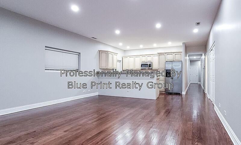 1st image of 5168 S Michigan Ave #2S