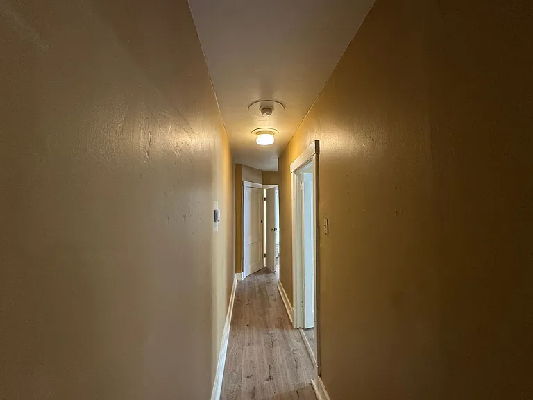 2918 Clermont Ave — Photo 10