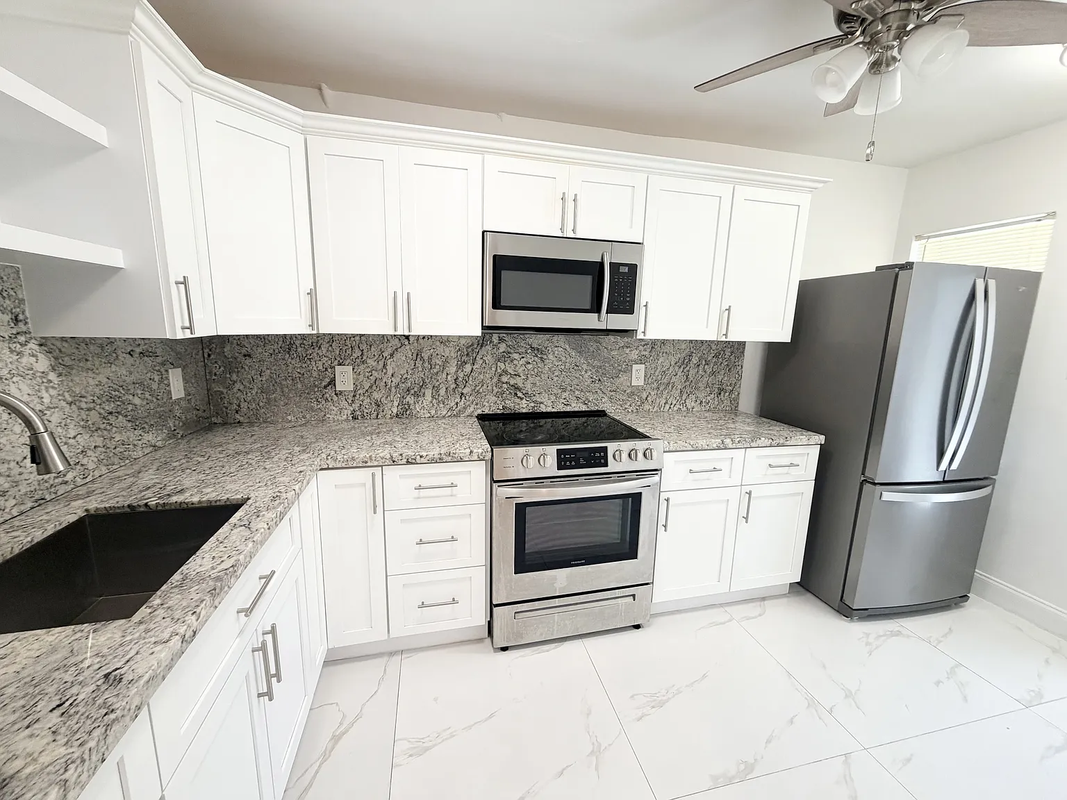 Colonial House 1150 Atlantic # 503 (Moises Sa... - 263 — Photo 1