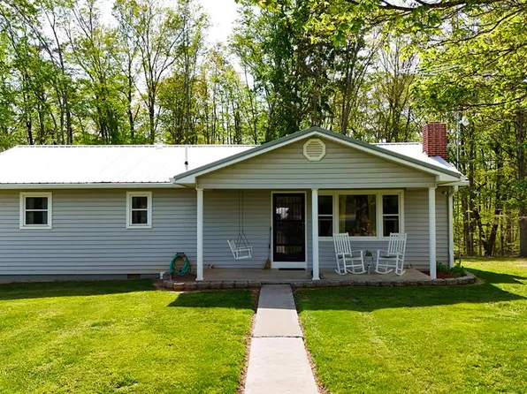 301 Dickson Hollow Rd, Greenville, WV 24945