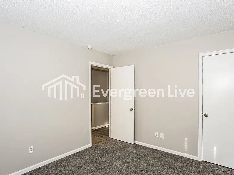 7211 Meadow Glen Dr — Photo 9